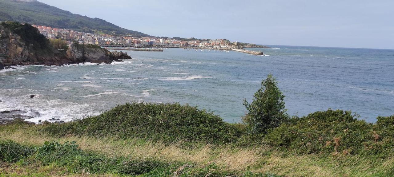 Precioso Piso Con Garaje En El Centro De Castro Urdiales Apartment Bagian luar foto